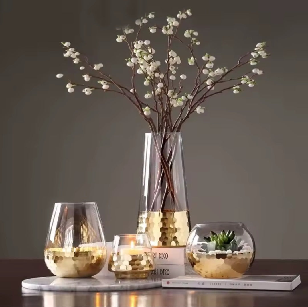 "Luxury Glass Vase with Hammered Golden Copper Base – Elegant Home Décor"